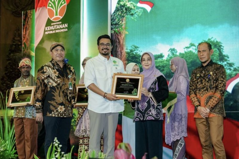 wamenhut-perhutanan-sosial-mempercepat-swasembada-pangan-air-energi