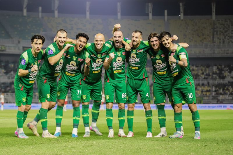 Persebaya bungkam Bali United 5-2 di GBT