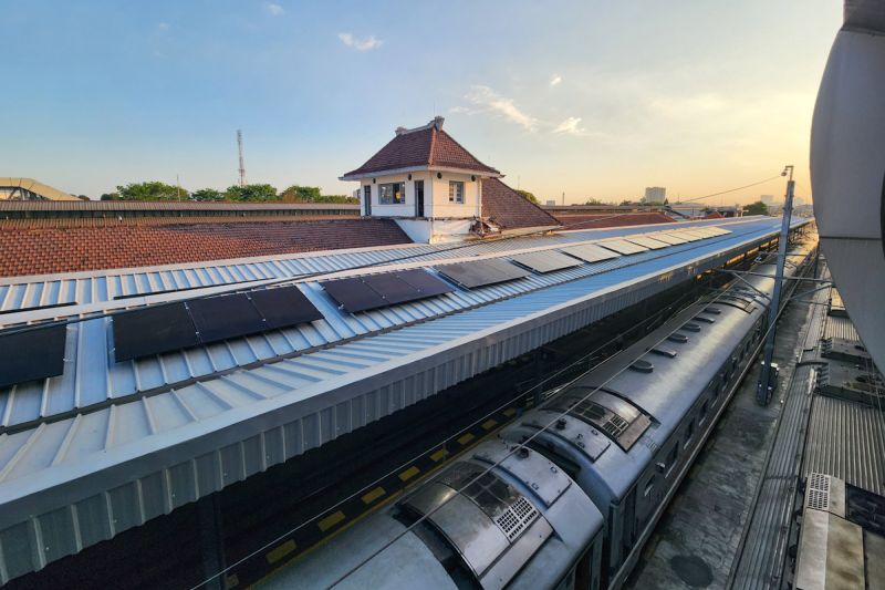 kai-manfaatkan-energi-surya-hemat-rp25-miliar-dan-kurangi-emisi