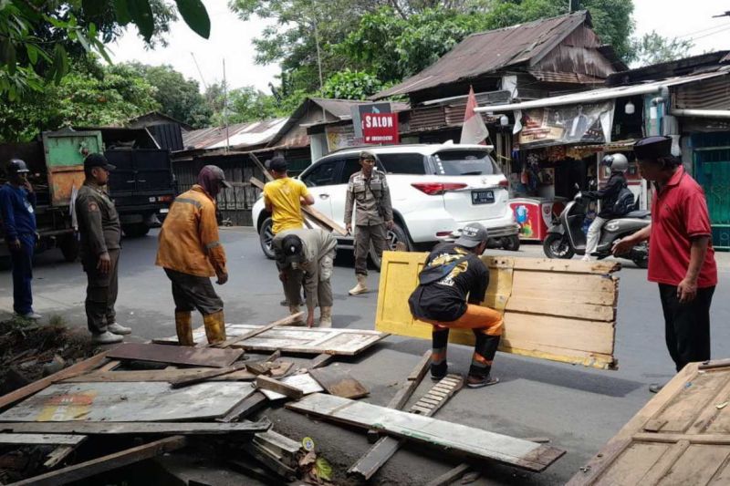 pemkot-makassar-tertibkan-pasar-tumpah-karena-jadi-biang-kemacetan