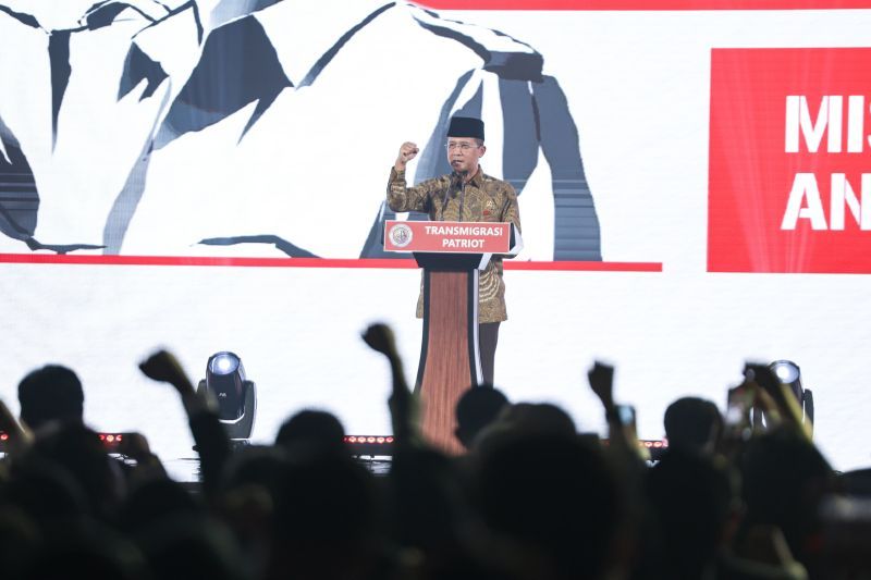 kementerian-transmigrasi-lepas-dua-ribu-peserta-tim-ekspedisi-patriot