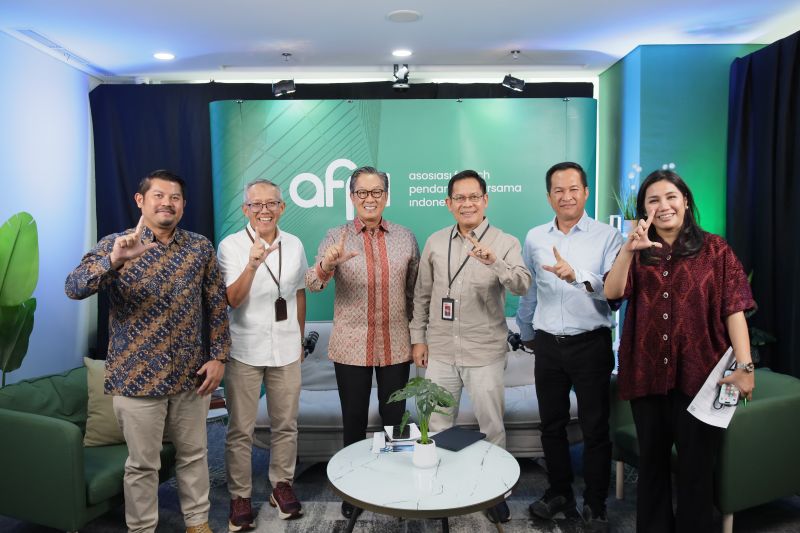 ojk-ajak-pindar-perkuat-perlindungan-konsumen-melalui-literasi