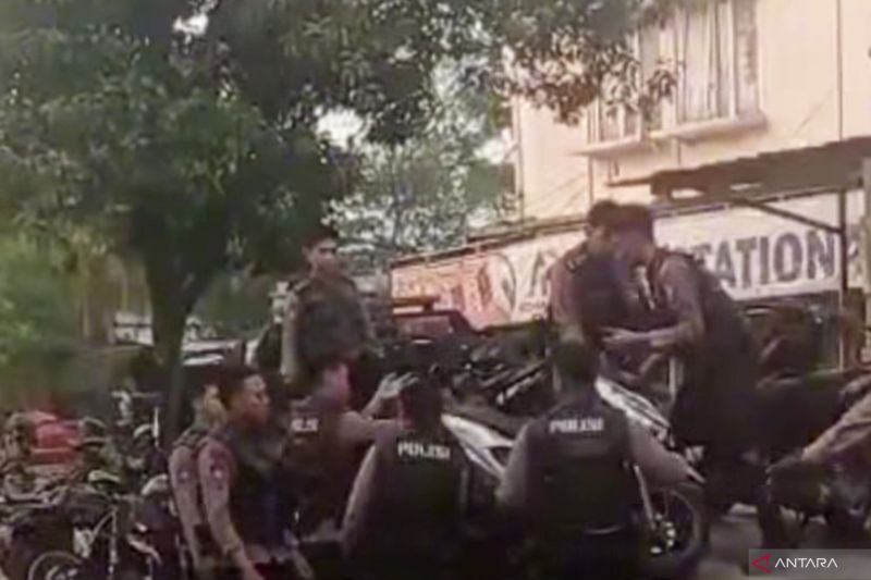 warga-heboh-ada-penggerebekan-markas-maling-motor-di-jaktim