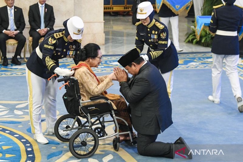 apa-itu-tanda-kehormatan-presiden-simak-jenis-dan-maknanya