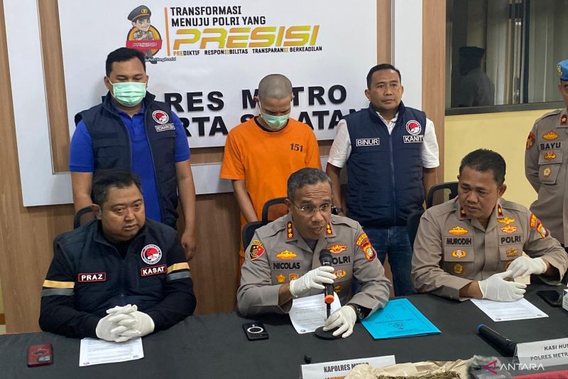 polisi-tangkap-kurir-dan-pengedar-ganja-1337-kg-di-jaksel