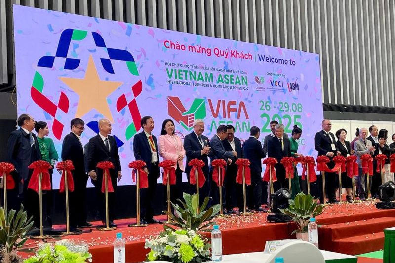himki-perkuat-pasar-industri-mebel-kerajinan-ri-lewat-vifa-asean