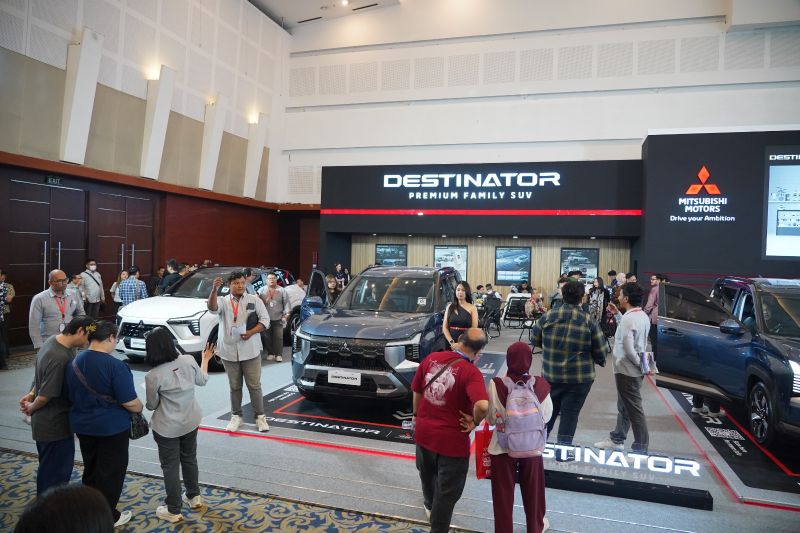 mitsubishi-lanjutkan-kiprah-positif-destinator-di-giias-surabaya