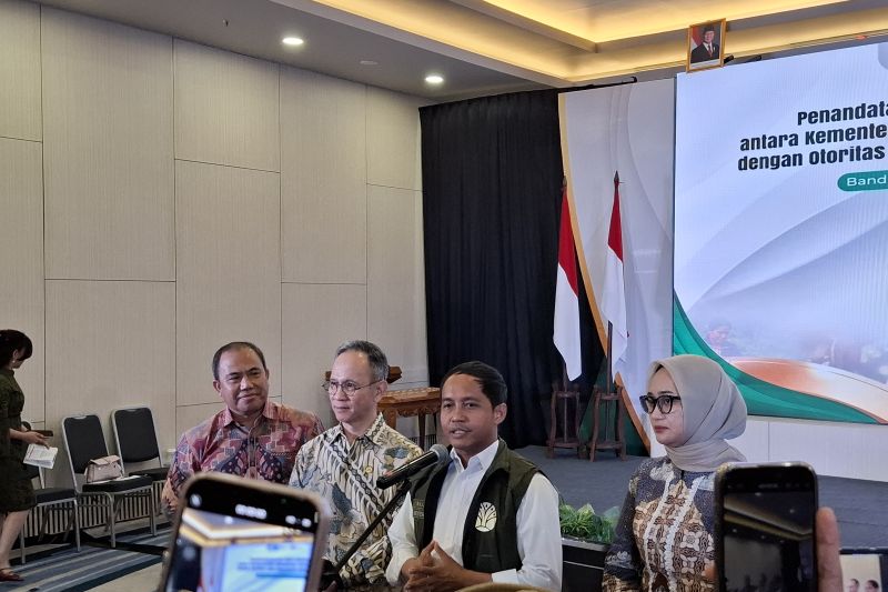 ojk-kemenhut-kerja-sama-perluas-akses-permodalan-petani-hutan