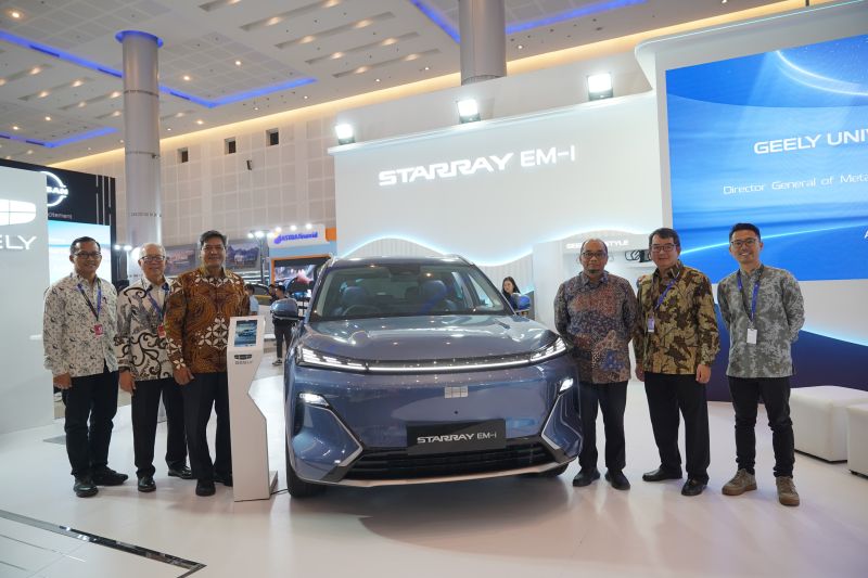 geely-buka-pemesanan-mobil-hybrid-pertamanya-di-indonesia