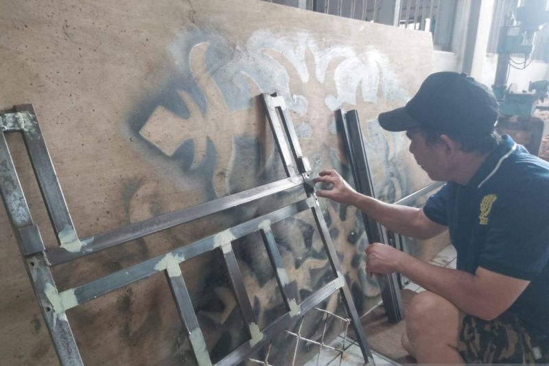 lapas-ambon-beri-keterampilan-kriya-logam-pada-warga-binaan