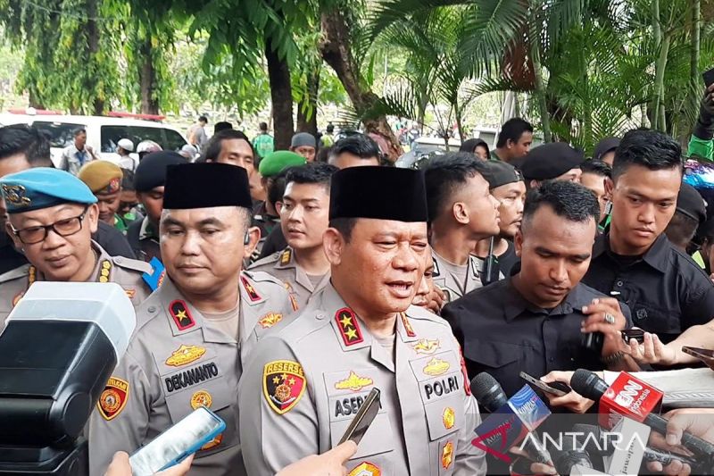 hadiri-pemakaman-affan-kapolda-metro-jaya-minta-maaf