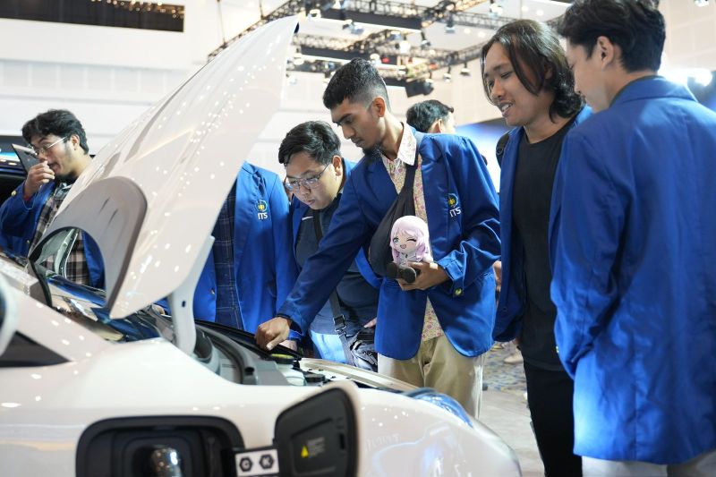 giias-surabaya-diisi-dengan-program-edukasi-untuk-mahasiswa