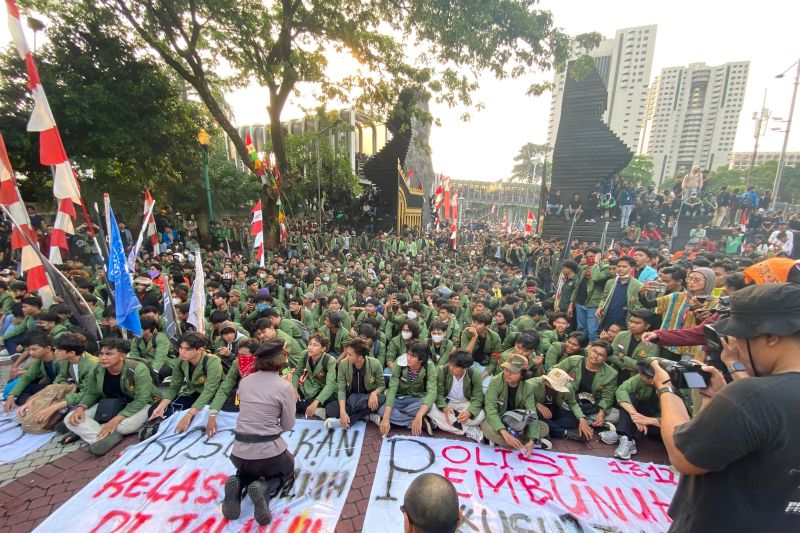 Gerbang Polda Metro Jaya dibobol mahasiswa UPN Veteran