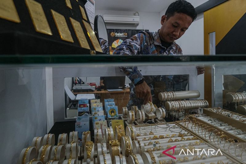 tiga-produk-emas-pegadaian-hari-ini-lanjutkan-tren-lonjakan-harga
