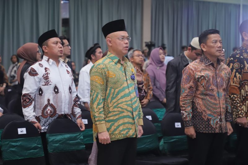 Menaker Terima Baznas Awards 2025
