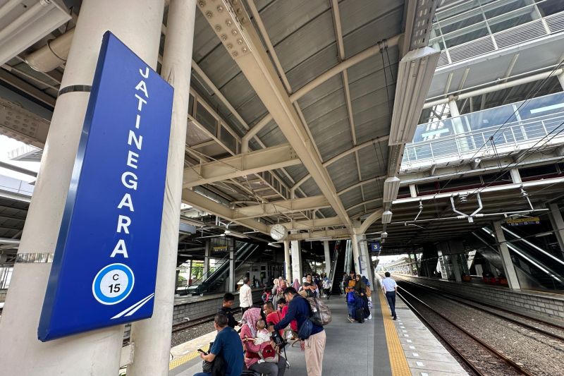 KAI berlakukan pemberhentian KA di Jatinegara hingga 2 September