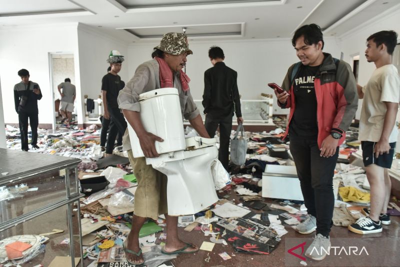 kriminal-kemarin-kasus-judol-hingga-penjarah-rumah-uya-kuya-ditangkap