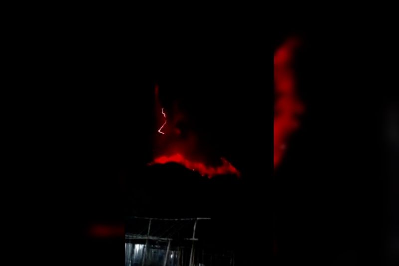 Gunung Lewotobi Laki- laki kembali erupsi, kolom abu capai 10 km