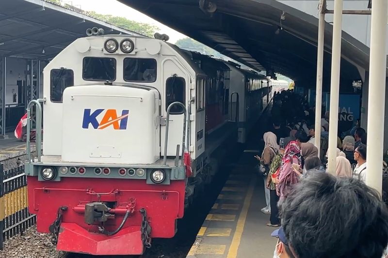 kai-catat-99759-penumpang-manfaatkan-diskon-tiket-di-stasiun-malang