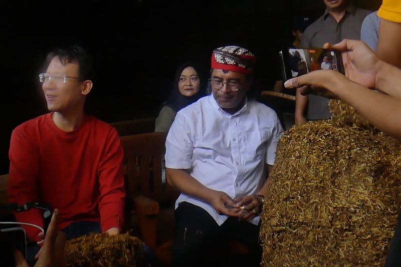 sejumlah-perwakilan-pabrik-rokok-borong-tembakau-petani-temanggung