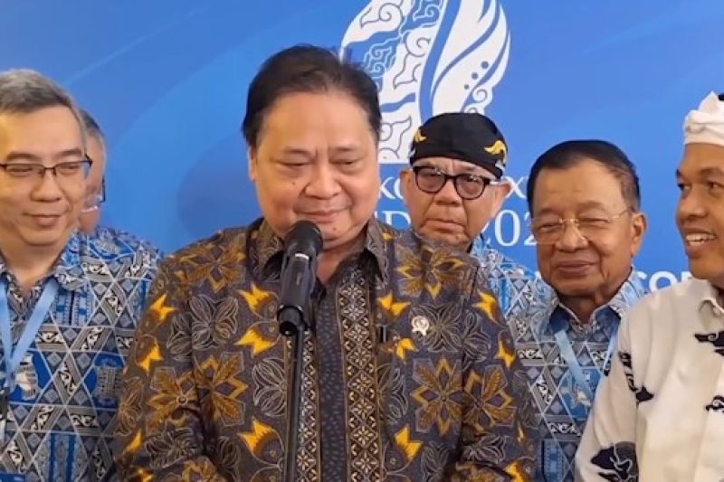 menko-airlangga-tarif-trump-19-persen-hindarkan-phk-5-juta-pekerja