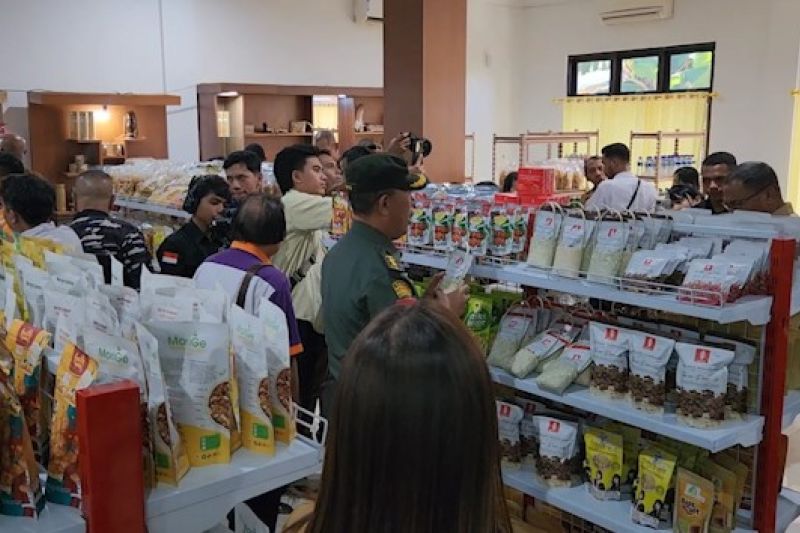 pemprov-luncurkan-ntt-mart-dan-dapur-flobamorata-di-kupang