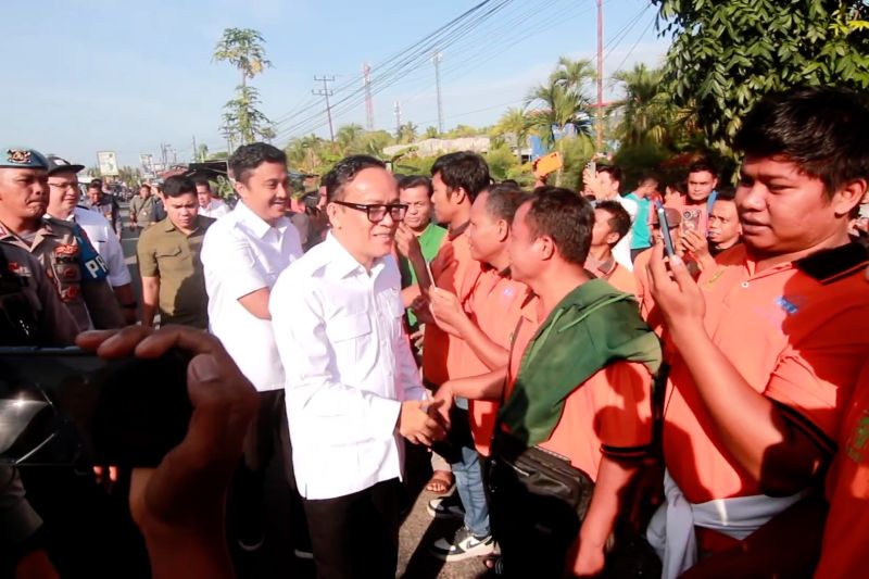 Wamenaker pastikan ambil jalur hukum jika perusahaan langgar hak buruh