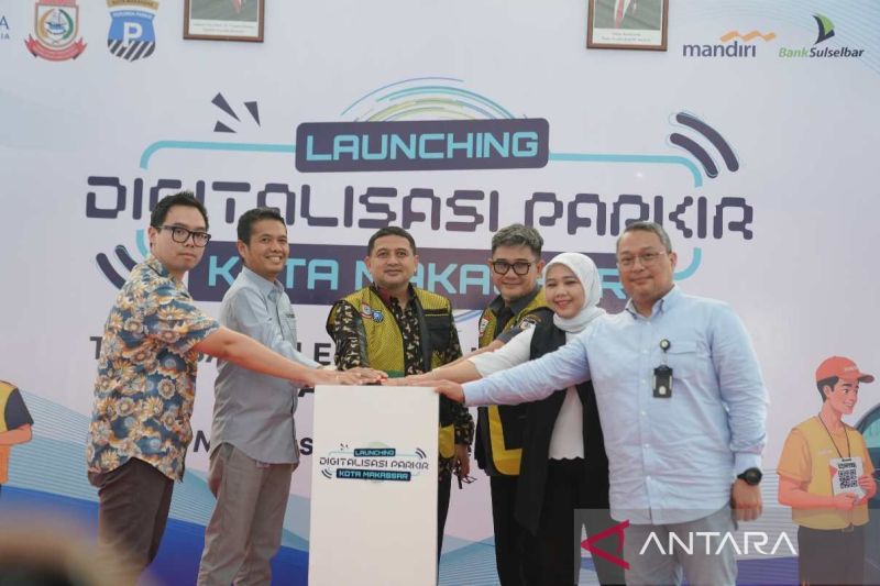 wali-kota-makassar-luncurkan-digitalisasi-parkir-di-16-titik