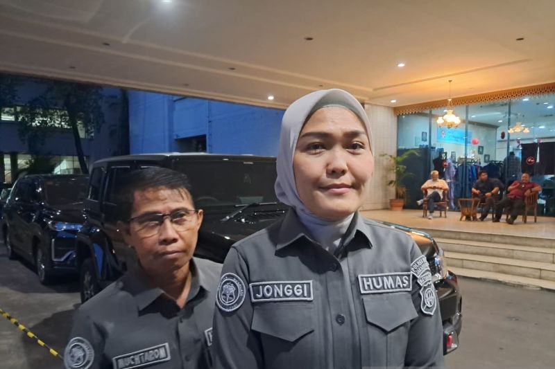 polisi-periksa-lima-saksi-dalam-kasus-penjarahan-rumah-ahmad-sahroni