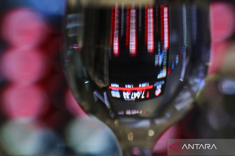 analis-gejolak-sosial-berefek-jangka-pendek-terhadap-pasar-saham-ri