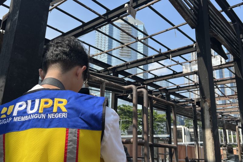 kementerian-pu-tanggung-perbaikan-halte-senen-dan-polda-metro-jaya