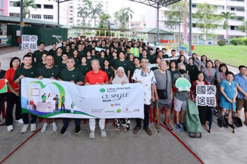 Kantor Cabang Cathay United Bank di Singapura Gelar Hari CSR 