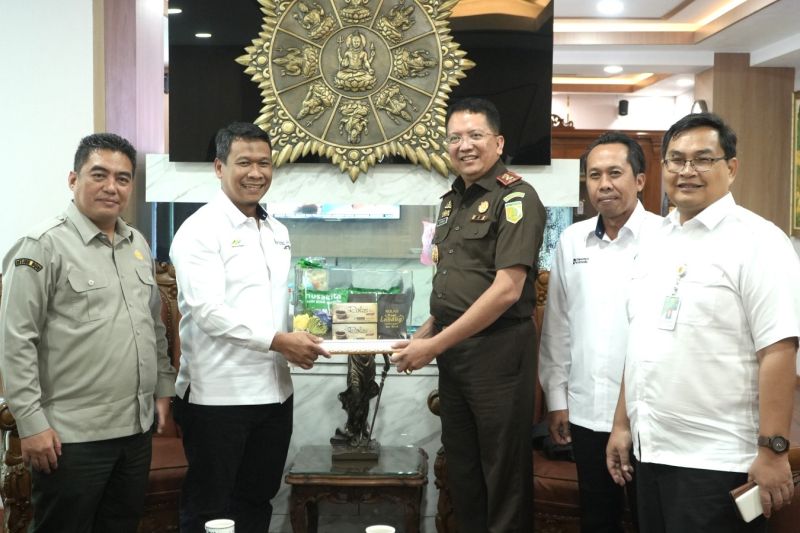 kementan-sgn-kejati-jatim-tertibkan-distribusi-gula-rafinasi