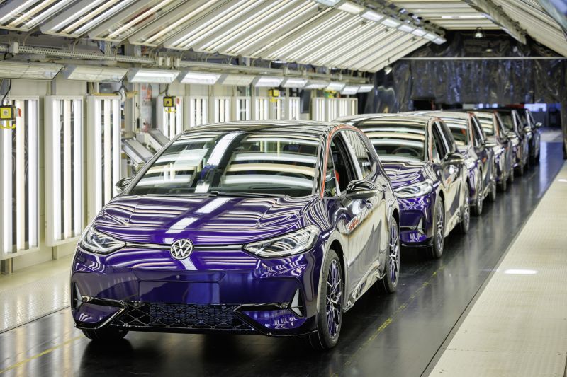 volkswagen-mulai-produksi-vw-id3-gtx-fireice-edisi-terbatas
