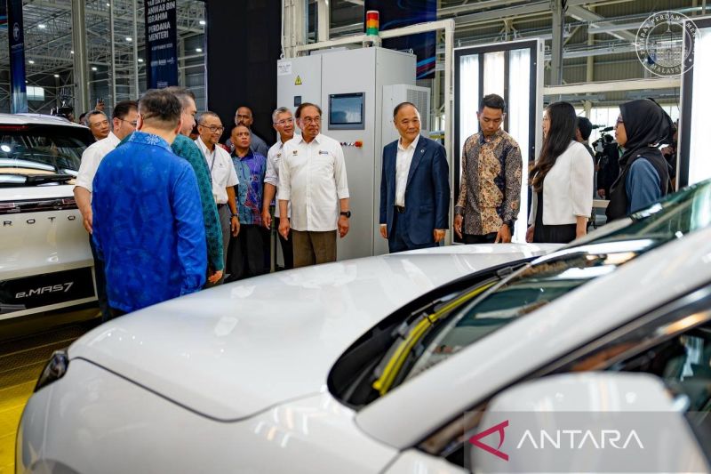 pm-malaysia-resmikan-pabrik-ev-pertama-milik-proton-di-perak