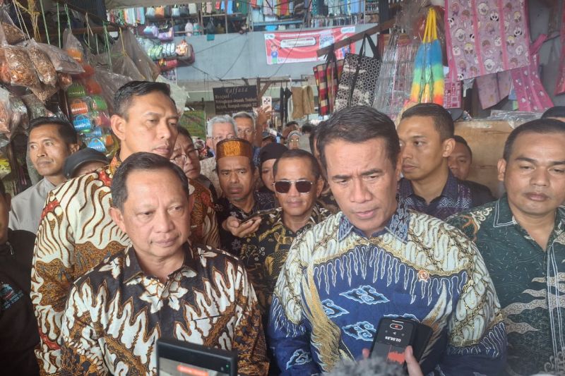 mendagri-sebut-stok-beras-sphp-di-palembang-aman