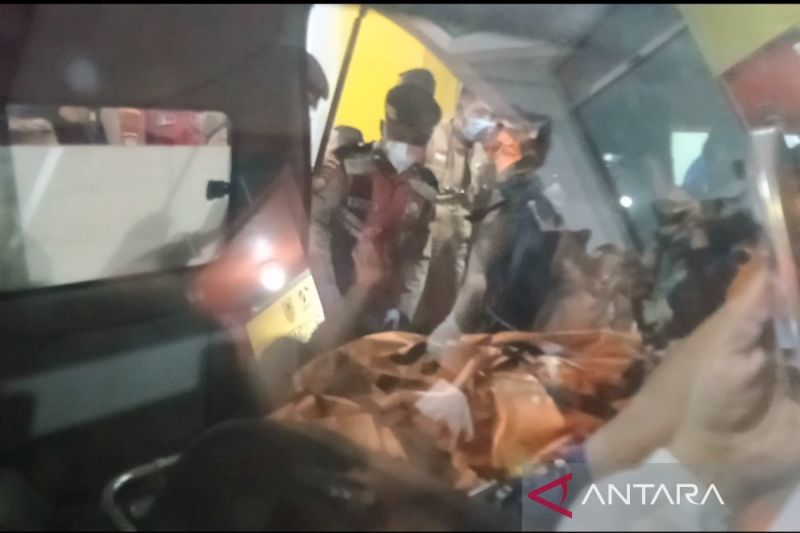 Delapaj korban helikopter jatuh tiba di DVI Pos Motem Polda Kalsel