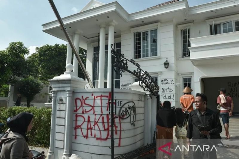 12-orang-jadi-tersangka-kasus-penjarahan-rumah-uya-kuya