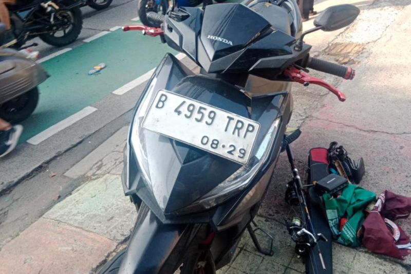 pengendara-motor-tewas-akibat-kecelakaan-di-pasar-minggu