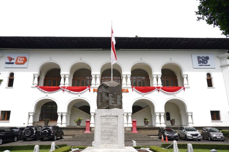 hari-bhakti-postel-berawal-dari-gedung-pos-cilaki-bandung