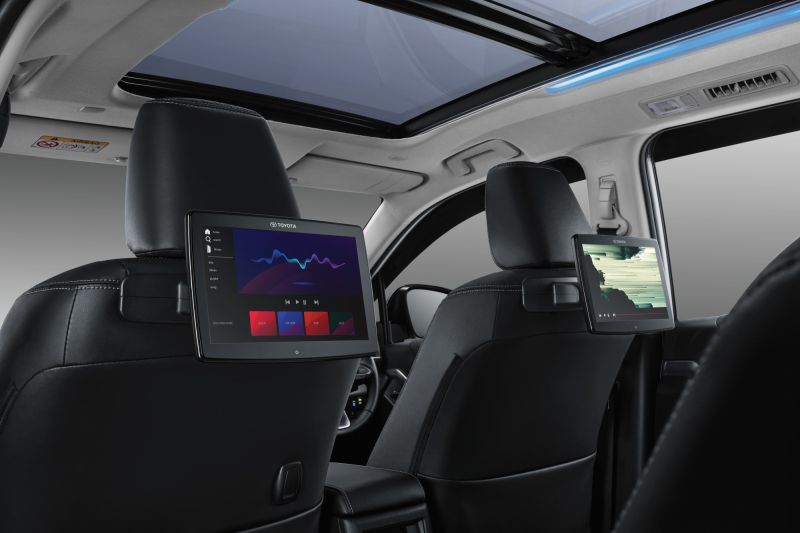 toyota-segarkan-fitur-t-intouch-pada-innova-zenix