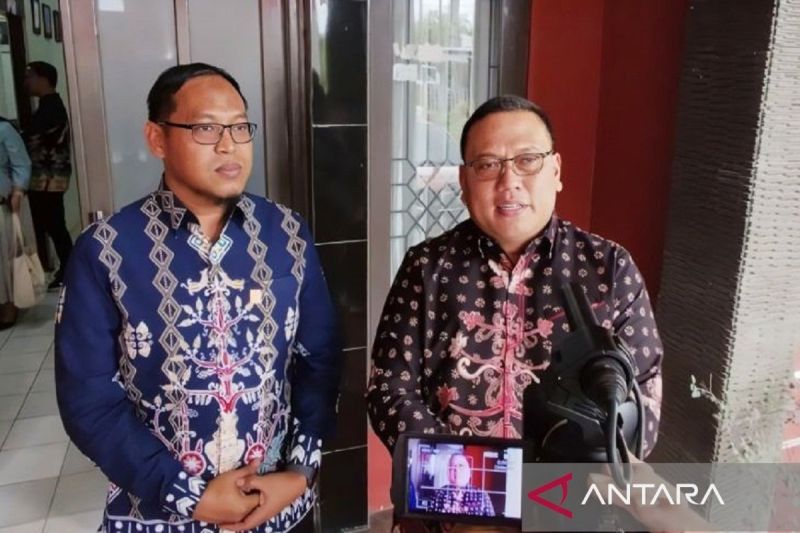 pln-targetkan-seluruh-desa-di-kalteng-dan-kalsel-berlistrik-100-persen