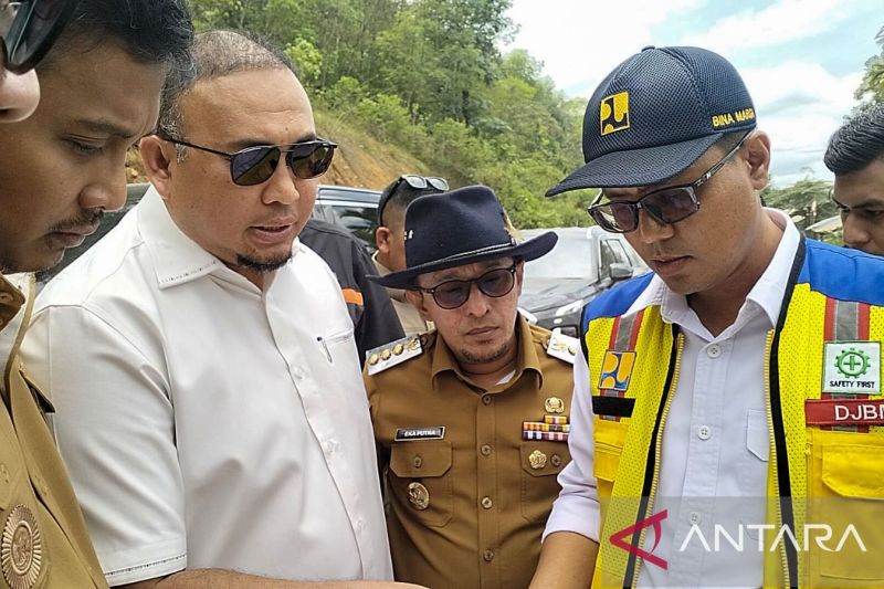 kementerian-pu-alokasikan-rp75-miliar-perbaikan-jalan-sitangkai