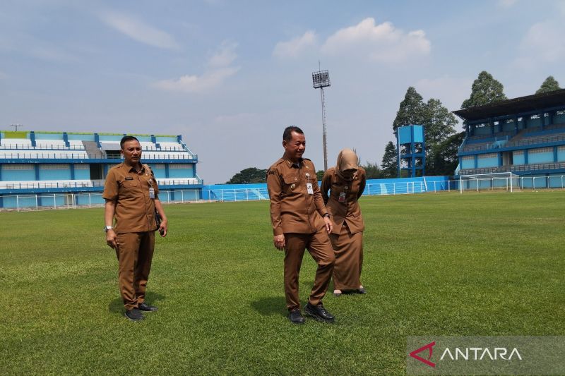 bupati-kementerian-pu-setujui-usulan-rehab-stadion-kudus-standar-fifa