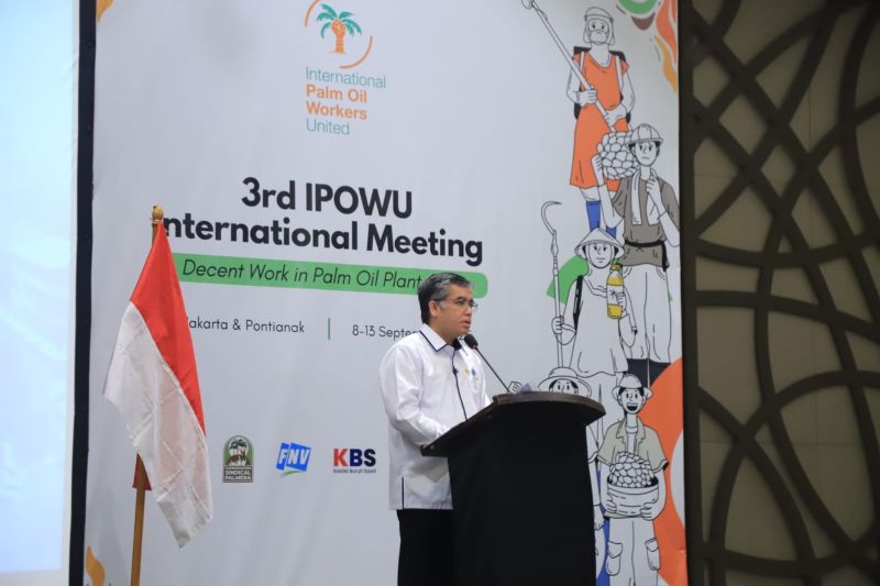 menaker-tekankan-keseimbangan-industri-dan-kesejahteraan-pekerja-sawit