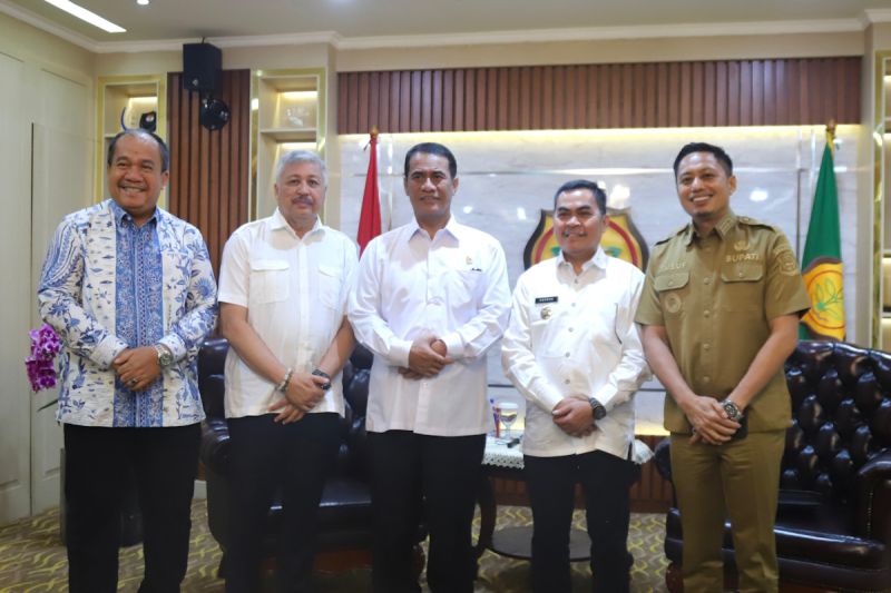 mentan-gandeng-tiga-bupati-kembangkan-kopi-dan-kakao-di-sulsel