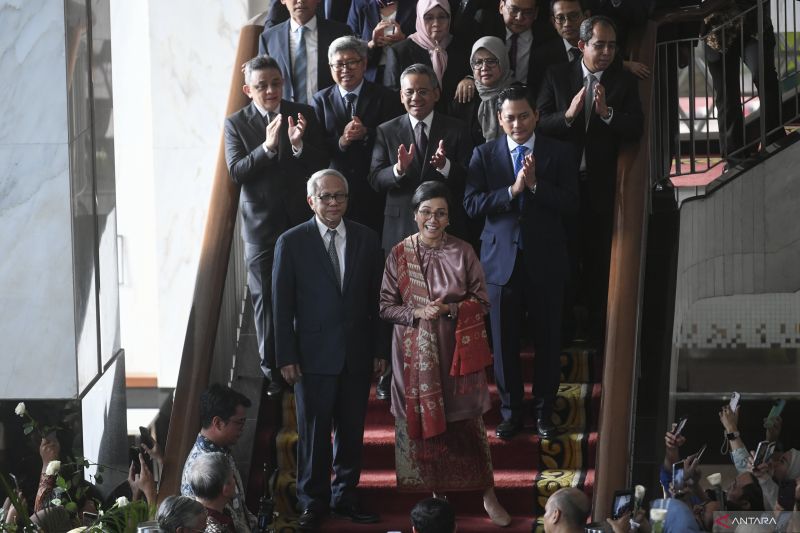 sepekan-reshuffle-menkeu-hingga-isu-radiasi-industri-udang