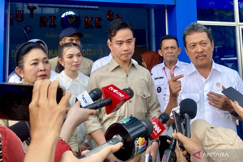 kkp-dorong-ekonomi-biru-lewat-budidaya-lobster-perdana-di-batam