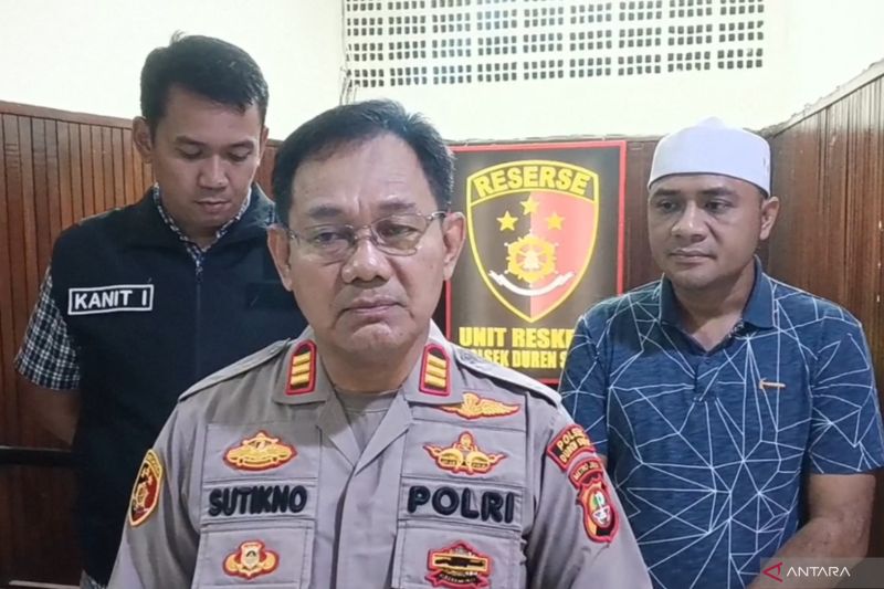 polisi-buru-kawanan-perampok-di-duren-sawit-jaktim