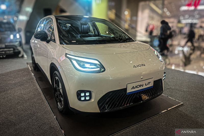 baru-15-bulan-tembus-2000-spk-berikut-spesifikasi-dan-fitur-aion-ut
